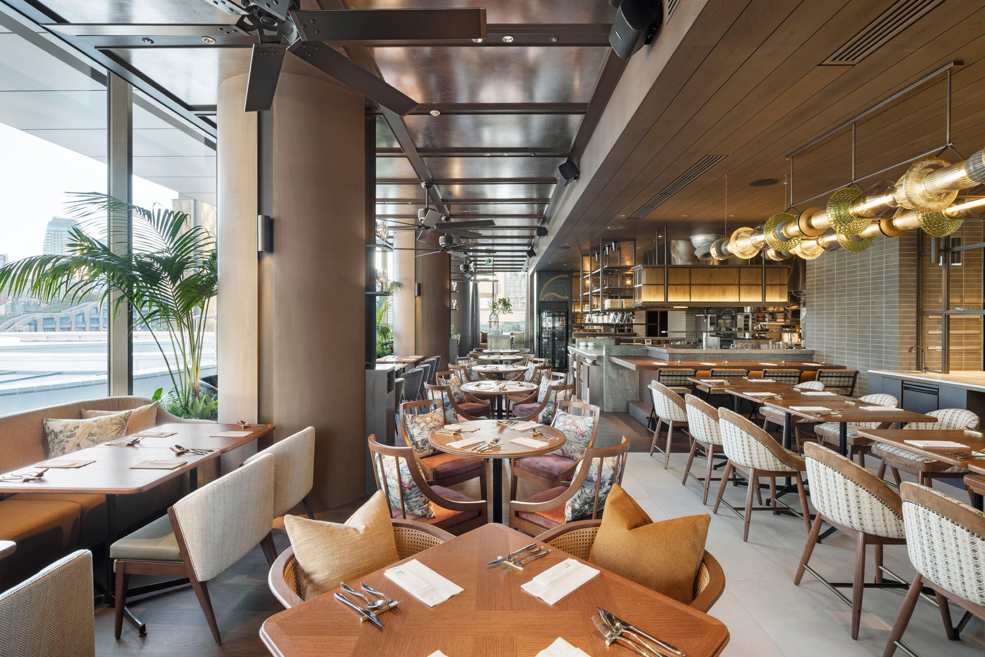 麻布台ヒルズ・タワープラザ3階　Balcony by 6th / The Lovers’ Lounge